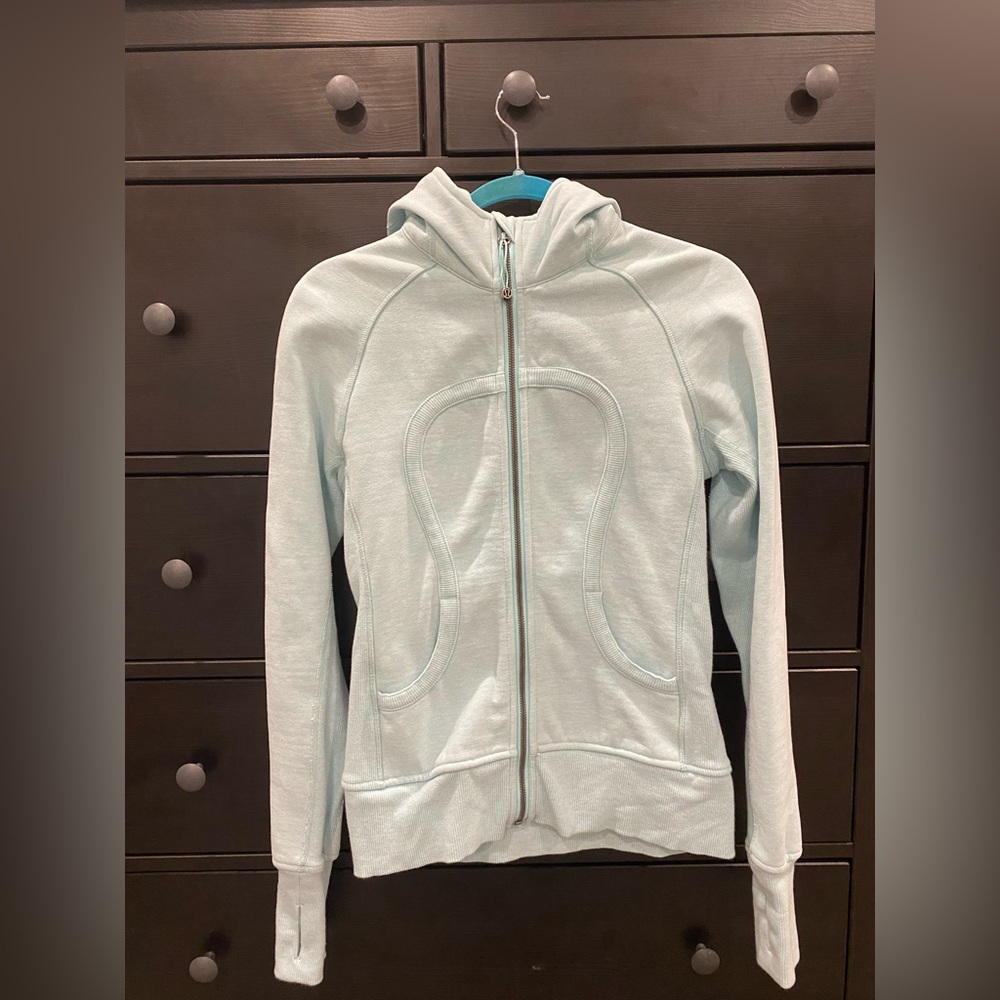 Lulu lemon full zip hooded sweatshirt. Size 6.